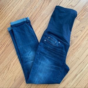 Maternity girlfriend jeans from Gap size 25
